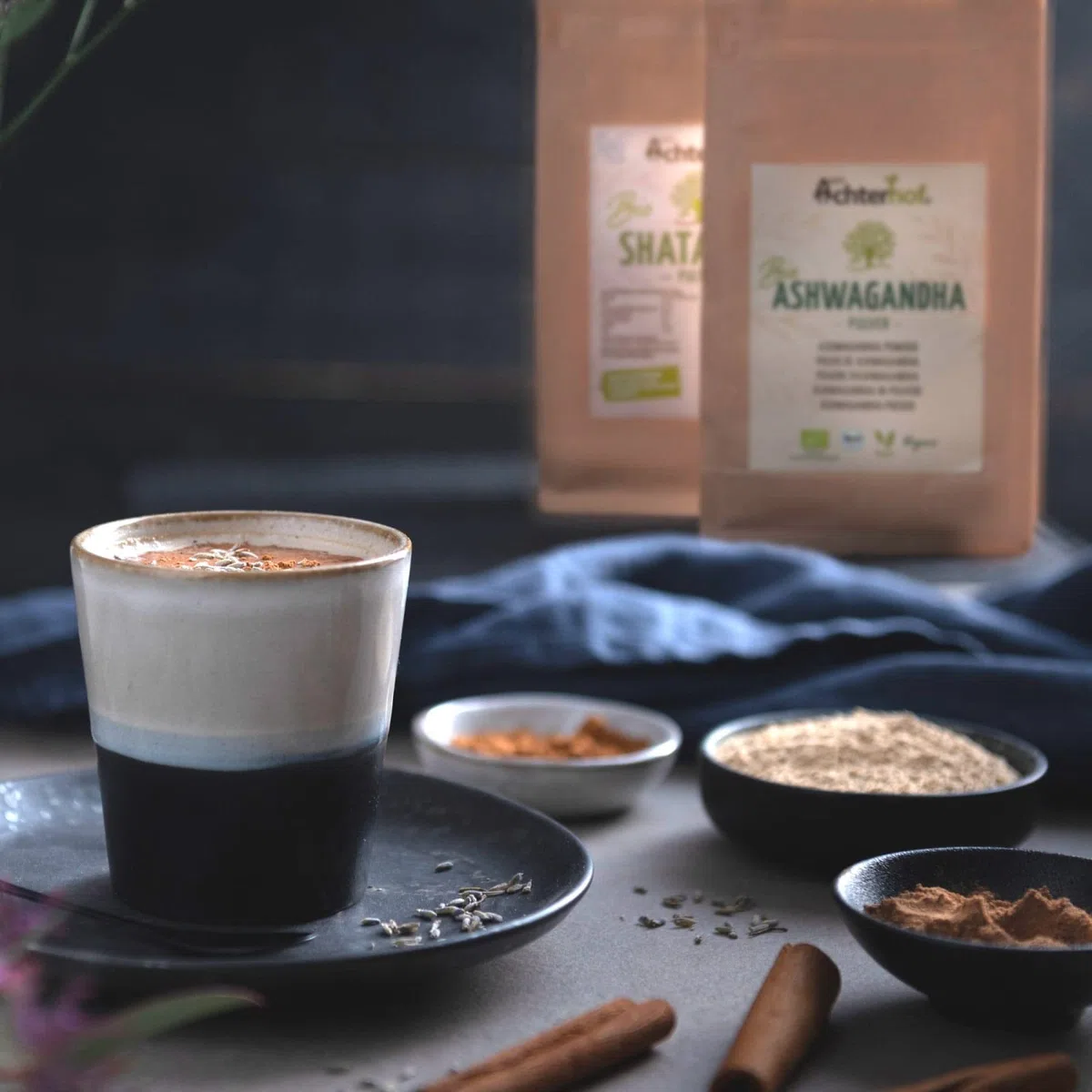 Ashwagandha in polvere BIO 500g | vera radice di ashwagandha macinata dall'India | ginseng indiano | Ayurveda | ideale da aggiungere a frullati, succhi e latte d'oro | vom Achterhof