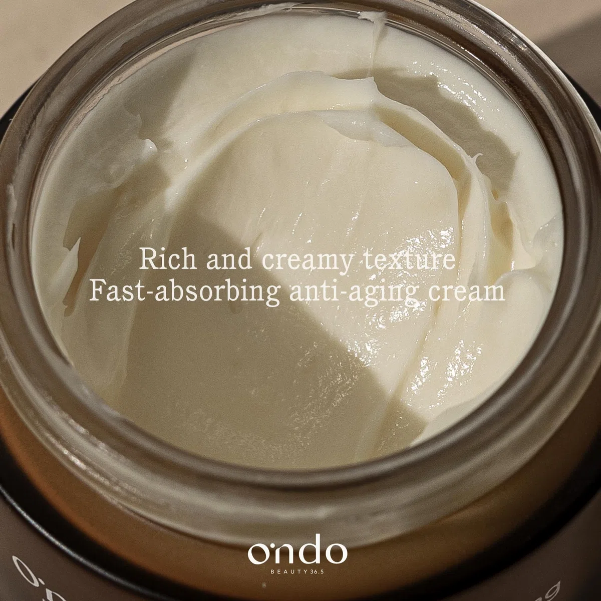Peptides & Ginseng Neck Treatment, articolo multifunzione per la vita di ogni giorno, si integra senza difficoltà nelle abitudini quotidiane, flacone da 50 ml adatto a chi cerca soluzioni pratiche sen
