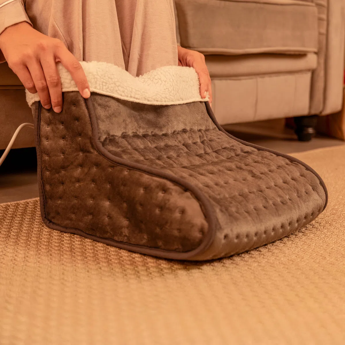 Cecotec Scaldapiedi elettrico - Scaldapiedi - HeatComfort FootWarmer. 100 W, spegnimento automatico, 3 livelli di temperatura regolabili, morbido e traspirante, protezione surriscaldamento
