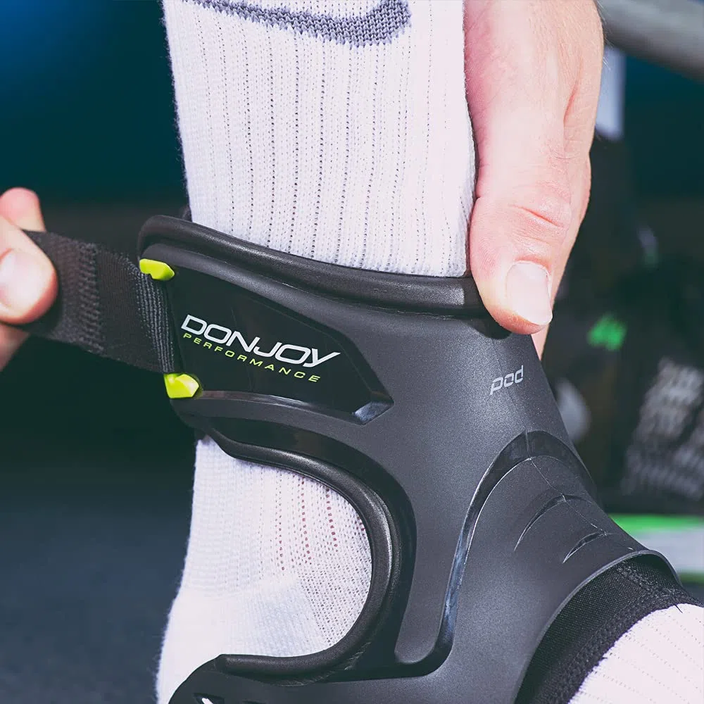 DonJoy Performance POD - Tutore per caviglia, miglior supporto per stabilità, distorsione alla caviglia, rotolo, tensioni per calcio, calcio, basket, lacrosse, pallavolo - medio - sinistra - nero