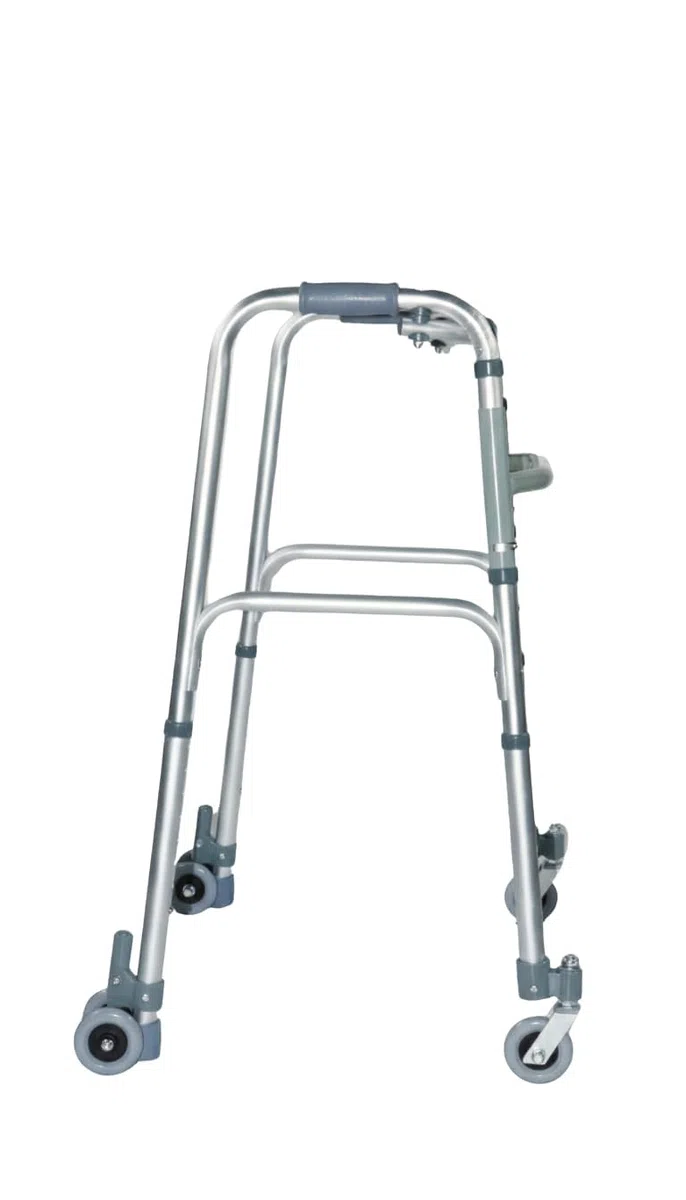 Ausilium Deambulatore Pieghevole a 4 Ruote in Alluminio, Ruote Anteriori Piroettanti e Posteriori Gemellate con Freno, Manopole Ergonomiche Imbottite, 3,4 kg, Portata 120 kg, Altezza Regolabile