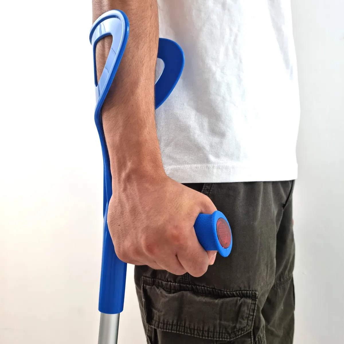 AZIONE SALUTE - Stampelle (x2 unità), Stampelle Ortopediche Regolabili per Adulti, Stampelle Canadesi Ortopediche, Stampella Regolabile, Stampelle Antiscivolo, Dispositivo Medico Classe 1