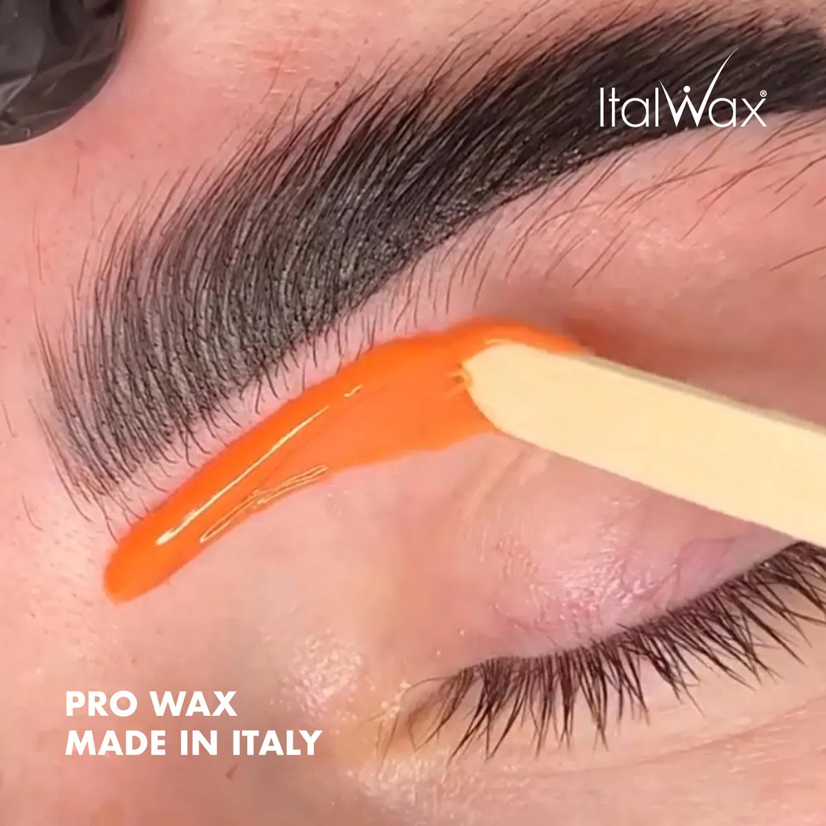Italwax Top Line Coral - 750g - Perline di cera per la depilazione a caldo senza strisce - Formula sintetica ideale per le pelli sensibili - Consigliato per l'area bikini e le ascelle - Inodore