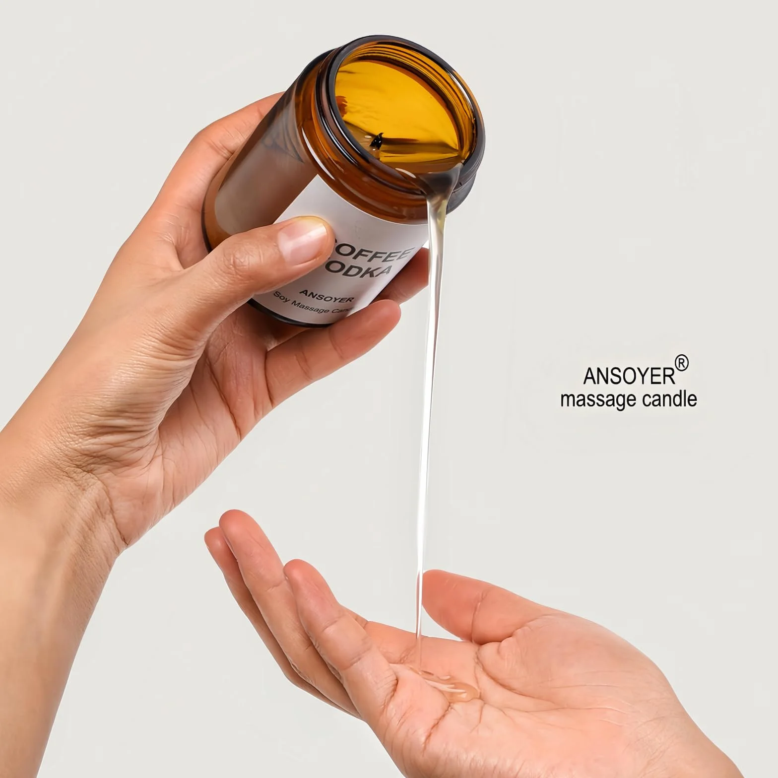 4 Pezzi Candela da massaggio - Set Regalo con 4 Candele da 128g per Massaggi, Aromaterapia e Relax - Olio Idratante, Fragranze Delicate (Vaniglia Ambra + Cocco + Cedro Teak + Camomilla Lavanda)