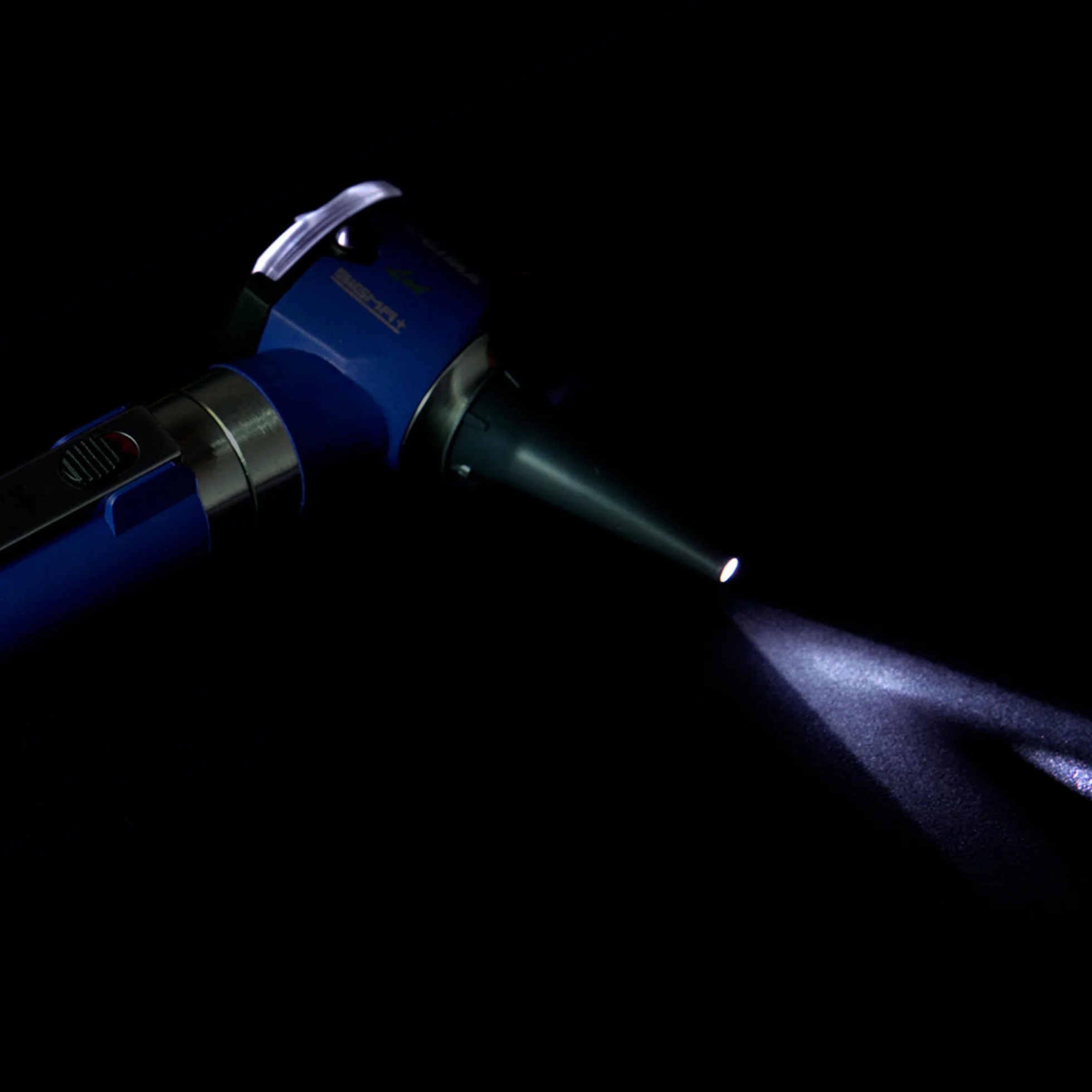 GIMA Otoscopio Sigma con Luce Led, in Plastica Rinforzata Leggera e Resistente agli Urti e in Acciaio Inox, Blu
