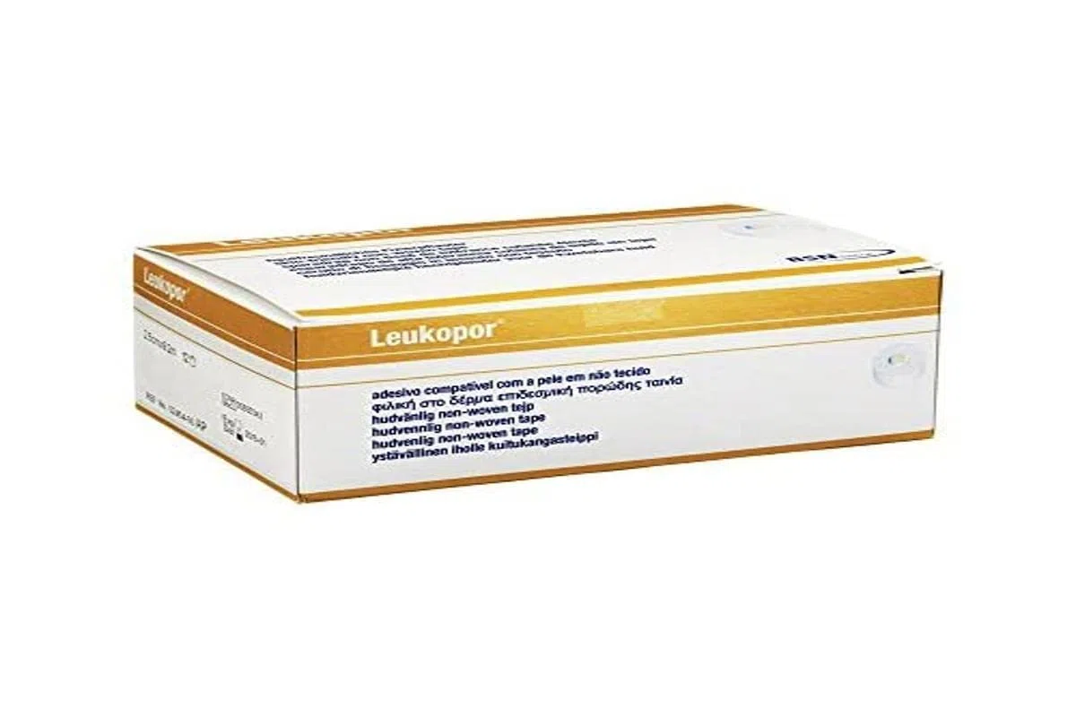 BSN medical - Leukopor, Cerotto Adesivo di Fissaggio in TNT, Medicazioni, Pelli Molto Sensibili, Colore Bianco, Misura 9,2 m x 2,5 cm, Confezione da 12 Rotoli