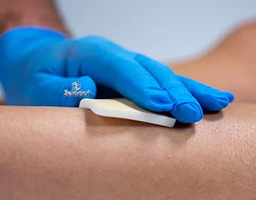 Medicazione in schiuma PU, non adesiva per ferite da moderatamente a fortemente essudanti 10x10cm