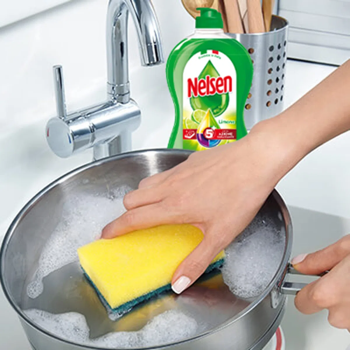Nelsen Classico Limone, formato ricarica, Detersivo per piatti a mano, Sgrassa a fondo con azione Rinfrescante sulle Stoviglie, confezione risparmio da 6 confezioni da 1650 ml