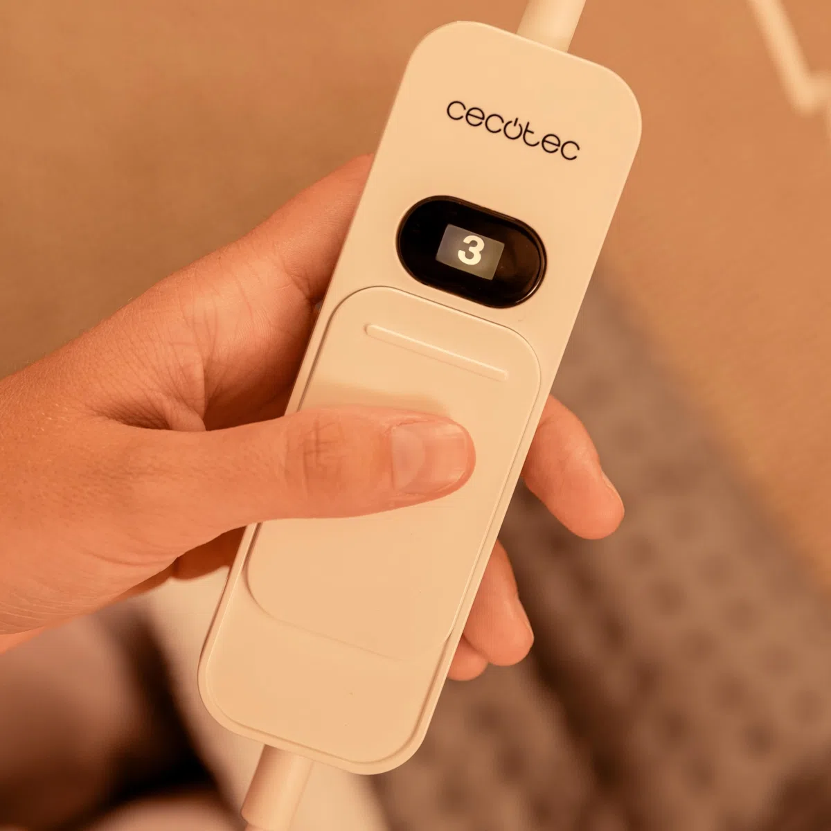 Cecotec Scaldapiedi elettrico - Scaldapiedi - HeatComfort FootWarmer. 100 W, spegnimento automatico, 3 livelli di temperatura regolabili, morbido e traspirante, protezione surriscaldamento