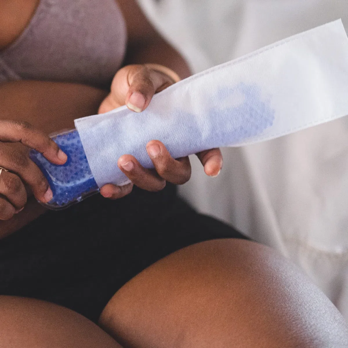 Lansinoh Cold & Warm Assorbenti di sollievo post-parto – Assorbenti refrigeranti post-parto riutilizzabili per microonde nel congelatore Recupero di elementi essenziali dopo il parto
