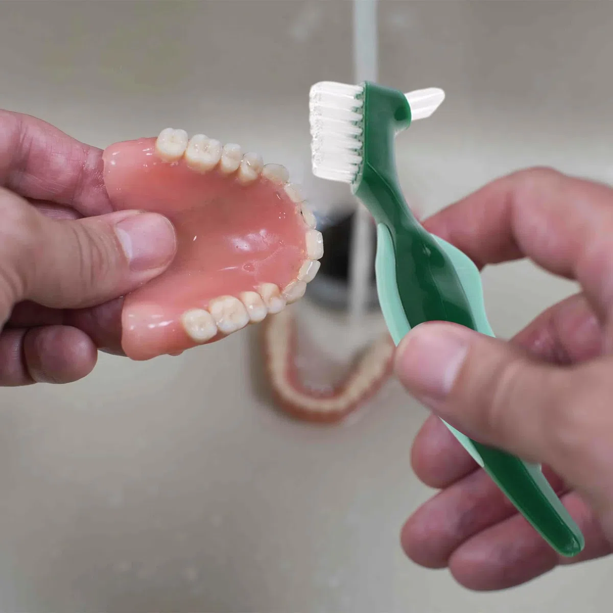 3pcs Spazzola Pulizia Dentiera, Spazzolino per Dentiera a Doppia Testa, Spazzole Protesi Dentale con Setole Multistrato, Spazzolino a Setole Dure per Denti Finti Ergonomico per Protesi Care