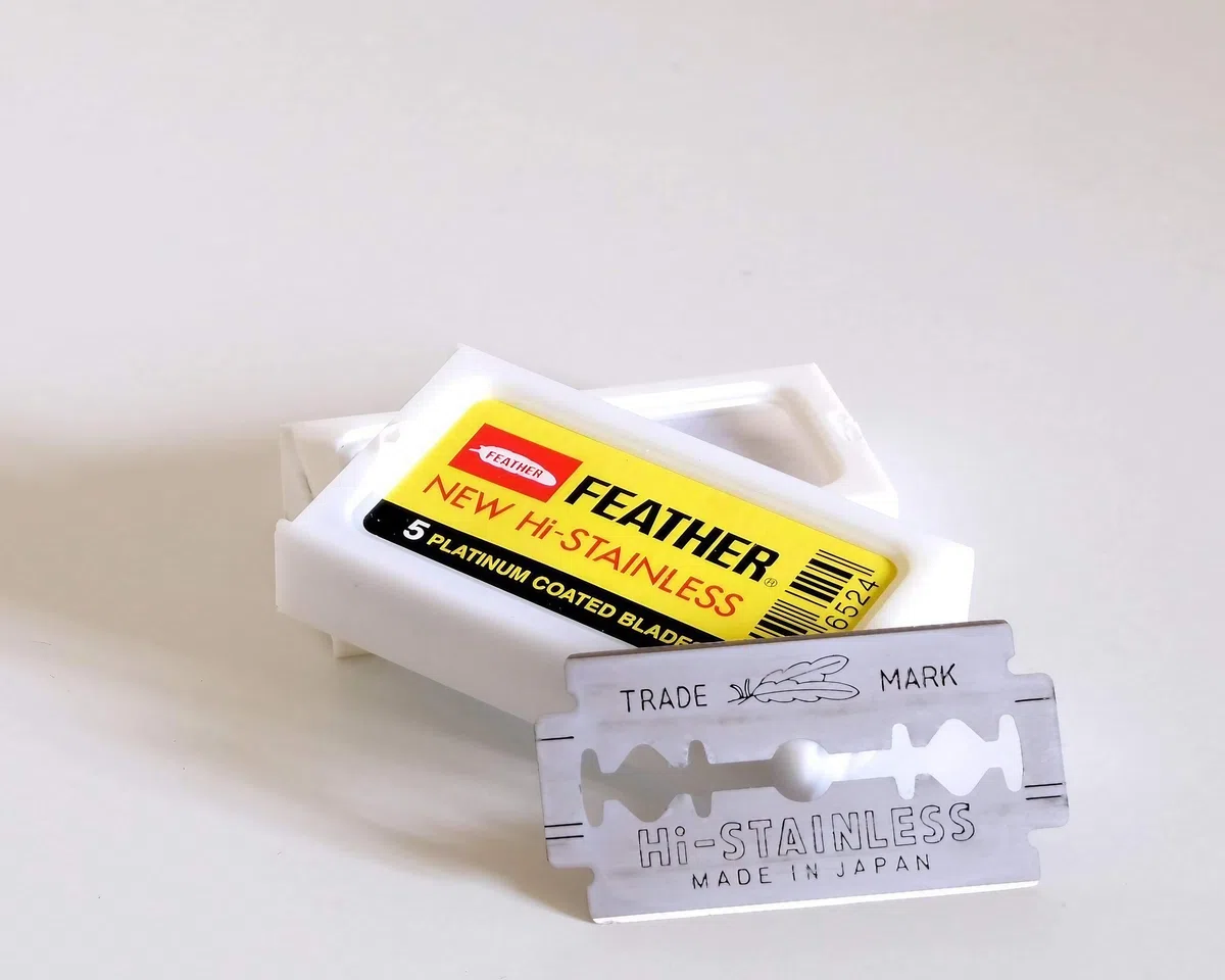 Feather - 100 lamette da Barba a Doppio Filo