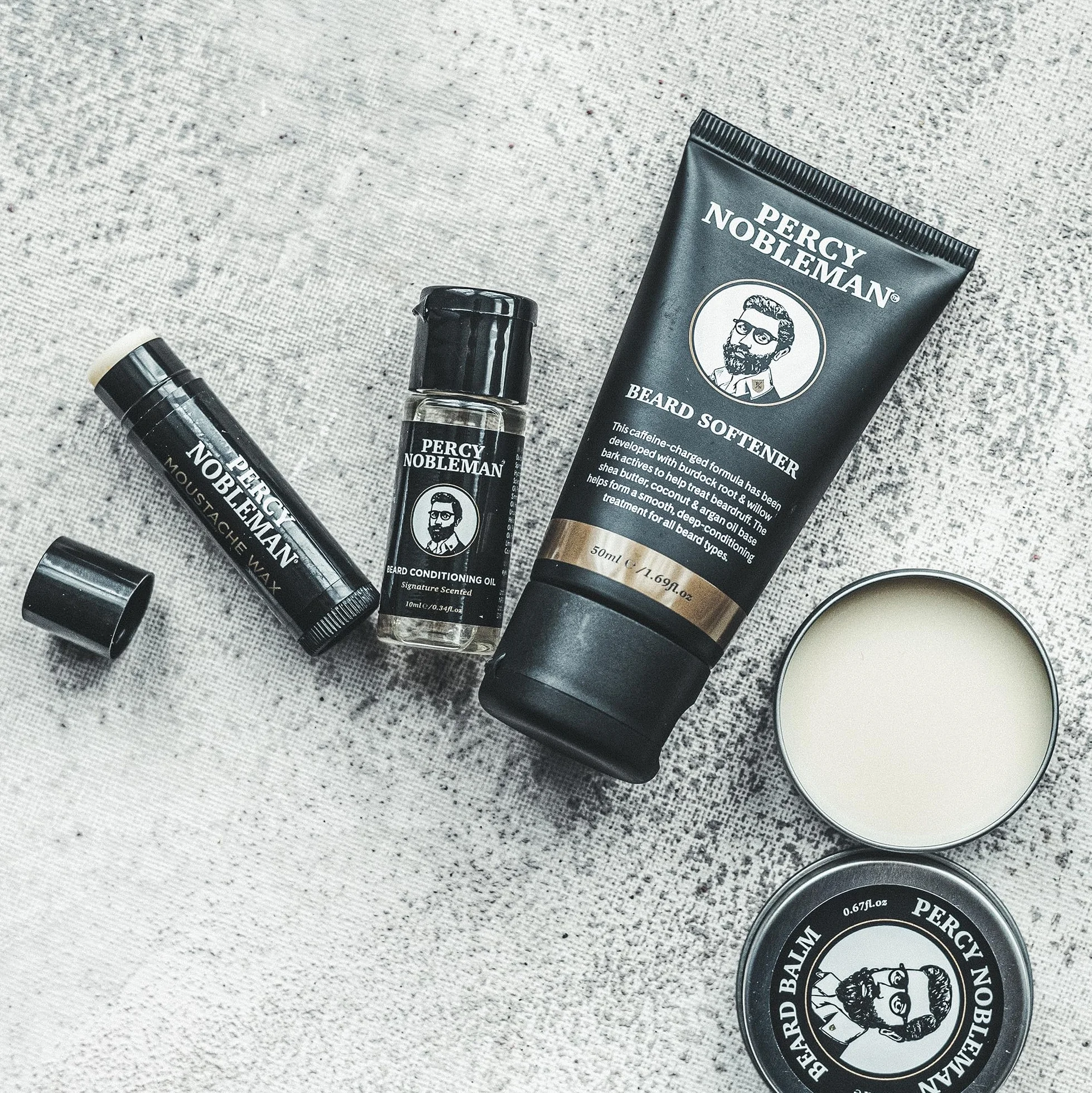 Percy Nobleman Kit per la Barba, un set per la cura della barba contenente un olio profumato per la barba, un balsamo per la barba, una cera per i baffi e un ammorbidente per la barba