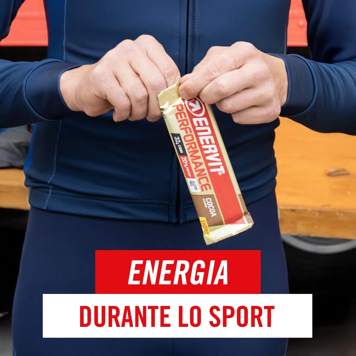 Enervit, Performance Bar Cocoa, Barrette Energetiche, 32g di Carboidrati, 20% di Proteine, Gusto Cacao, Per Attività Sportiva di Lunga Durata ed Endurance, Senza Glutine, 12 Barrette da 60g