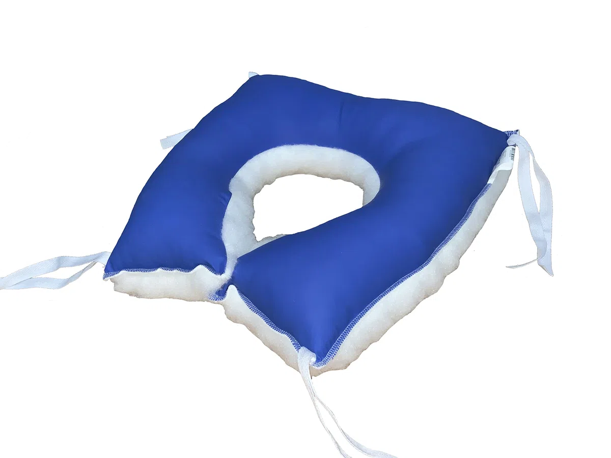 Cuscino antidecubito a ferro di cavallo per la prevenzione delle ulcere da pressione su sedie a rotelle, divani e letti - Produzione europea.