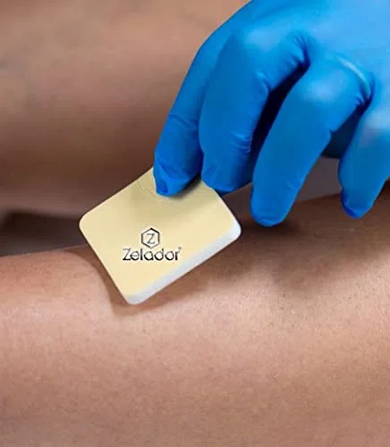 Medicazione in schiuma PU, non adesiva per ferite da moderatamente a fortemente essudanti 10x10cm